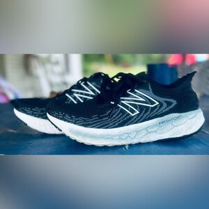 Women’s fresh foam new balance shoes sz 7.5 wide